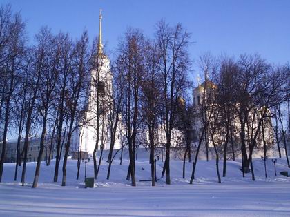 Успенский собор из парка Пушкина