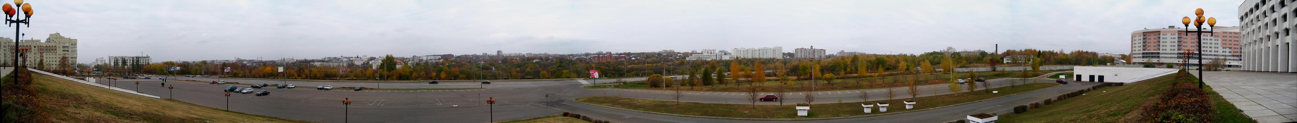 Вид от здания Администрации области (Белого дома)
